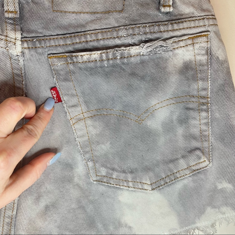 Levi’s Denim Cut Off Shorts Tie Dye Extreme Distressed Shorts Butt Rip 30 waist - Picture 12 of 12